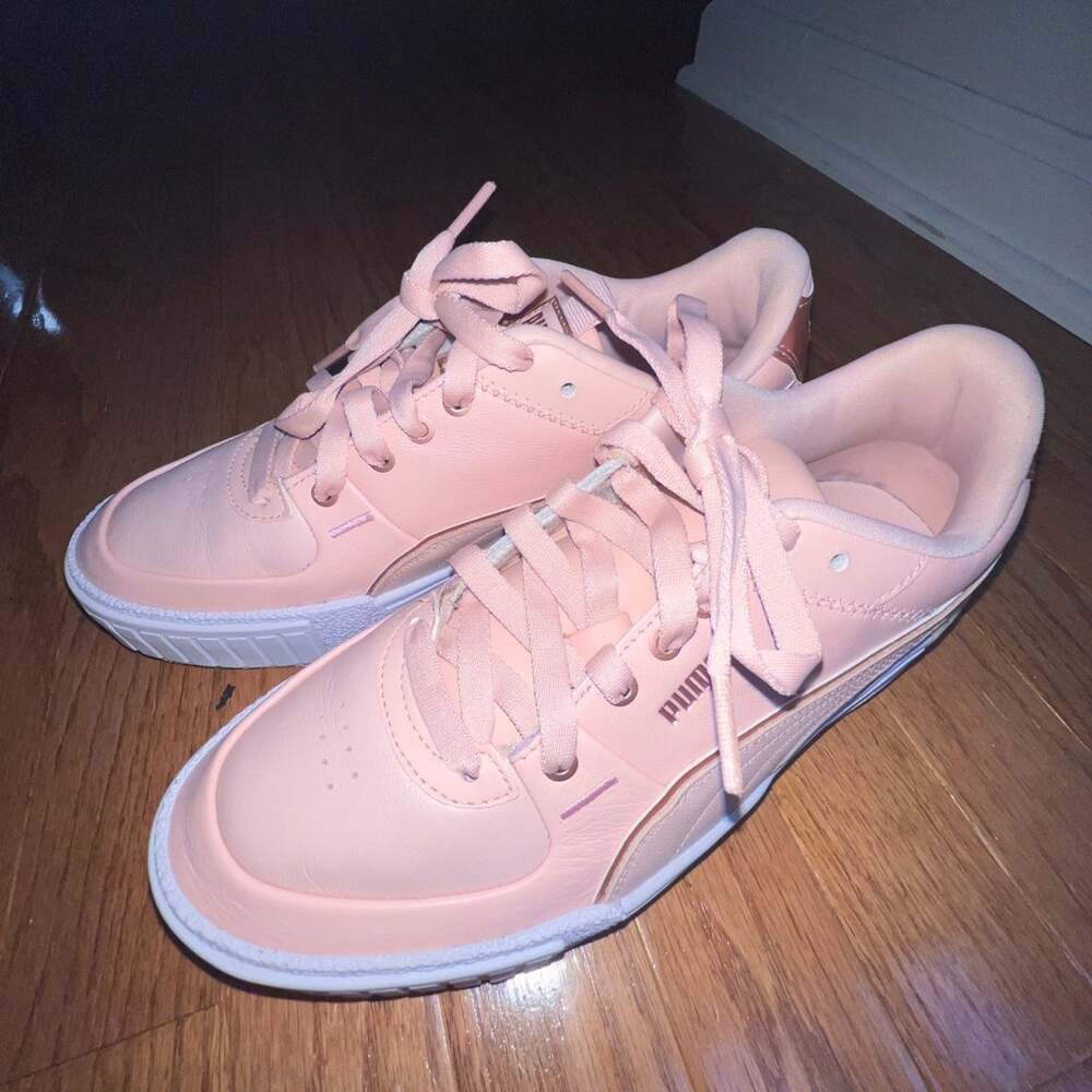 PUMA Sneakers